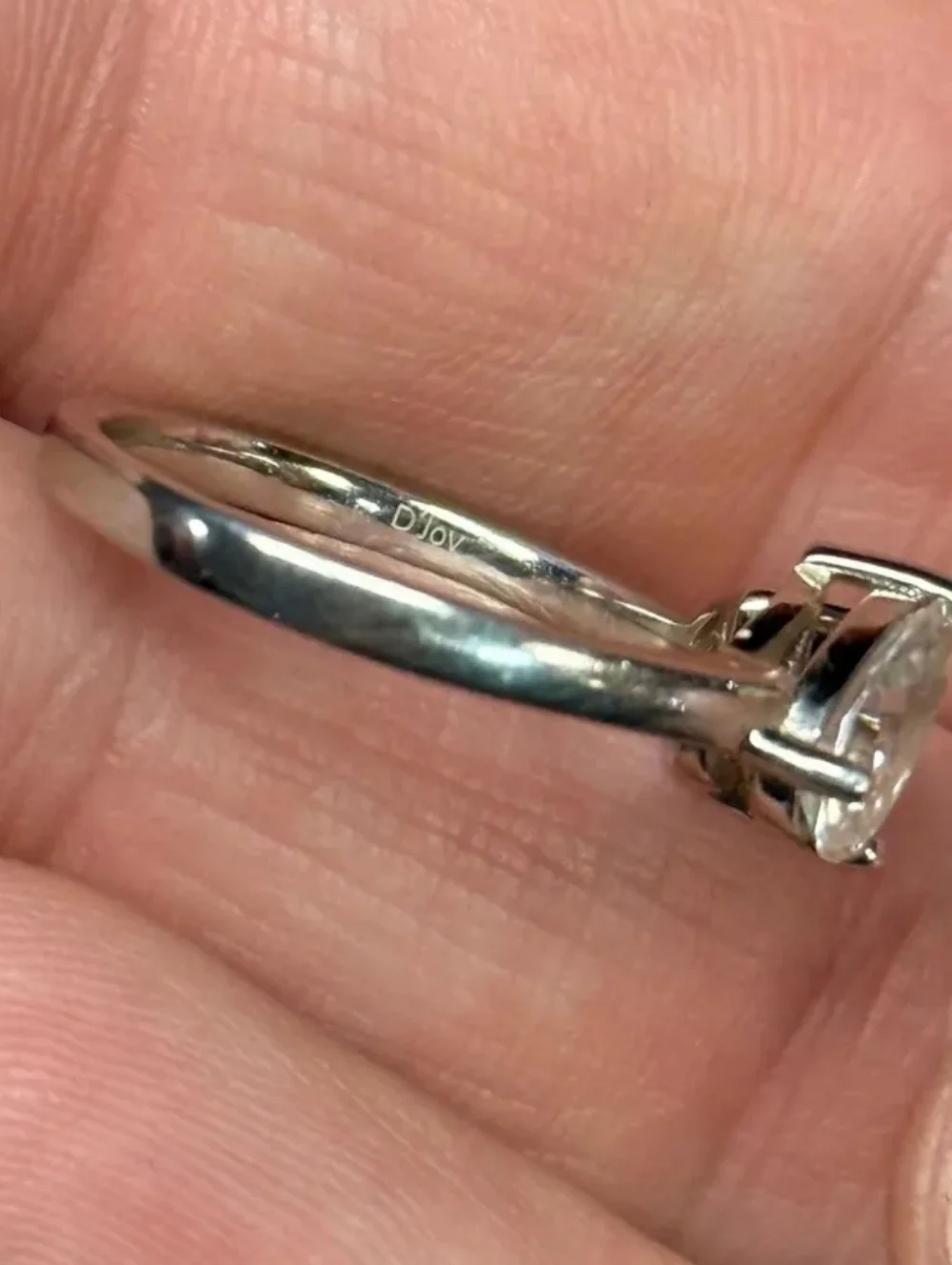 Djoy Sterling Silver Moissanite Toi-Moi Ring SZ 8 (1.4 TCW) - Picture 4 of 4